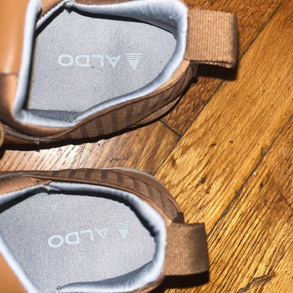 Aldo gently used brown sneaker Size 8 - Picture 3 of 4